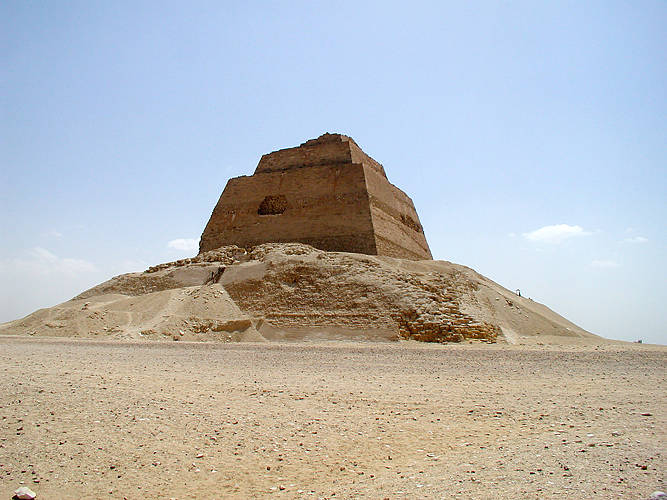 Пирамида Снофру в Мейдуме